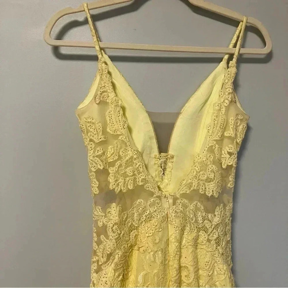 La Femme yellow sheer  lace mermaid gown - Picture 4 of 8